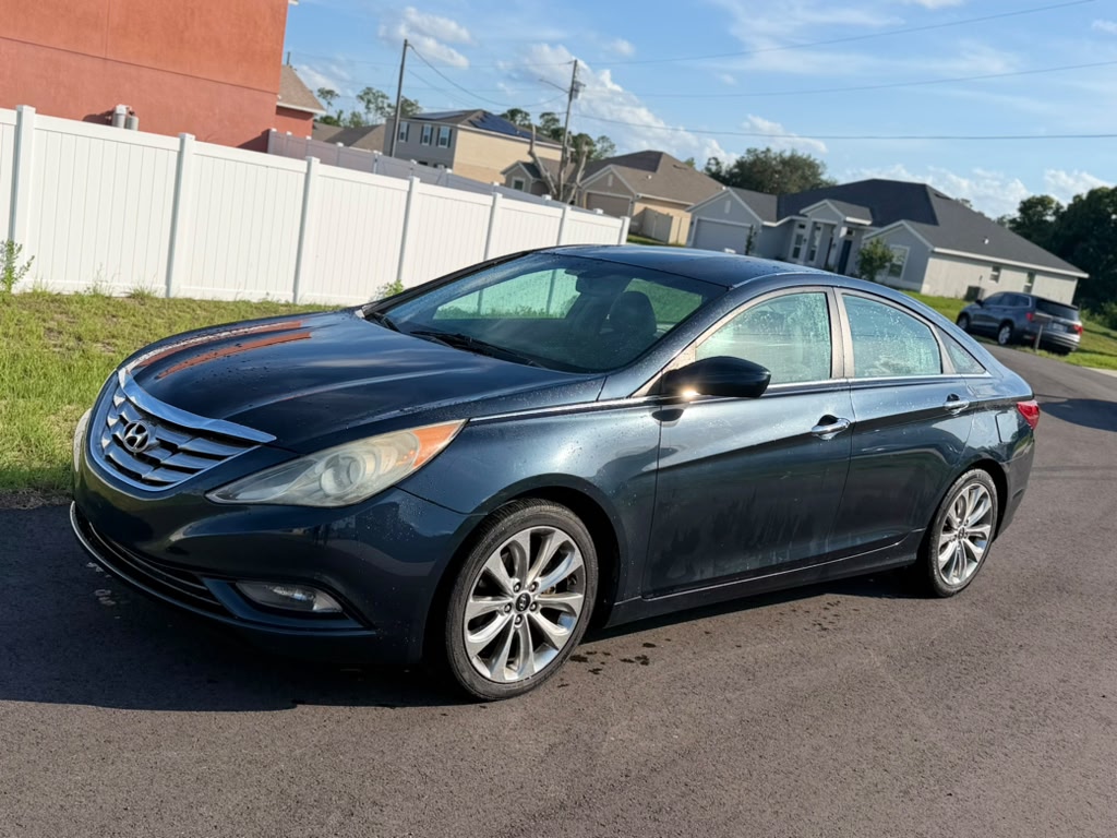 2012 Hyundai Sonata available for weekly rental in Central Florida